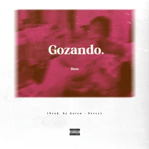 Gozando.