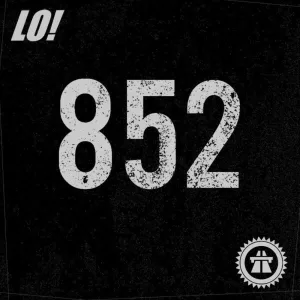 852