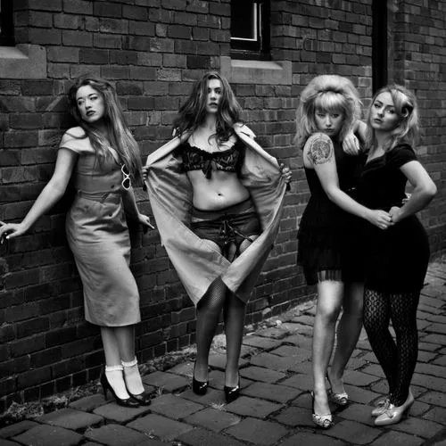 Clairy Browne & The Bangin' Rackettes