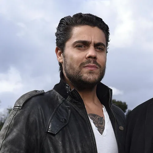 DAN SULTAN (SOLO)