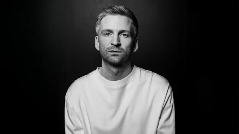 Olafur Arnalds - Falling Apart Together