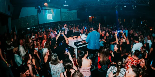 Duelling Pianos