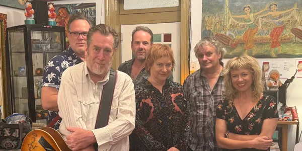 Mick Thomas' Roving Commission