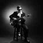 Anthony Castagna (USA) with Hipshot Nic + The Wrayfarers