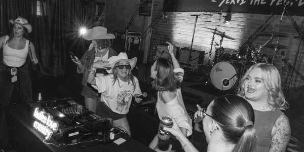 Strummingbird & Ladies Love Country After Party