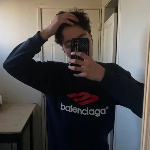 love too much (feat. m4ox)