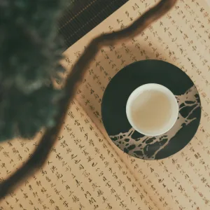 همسات شرقية