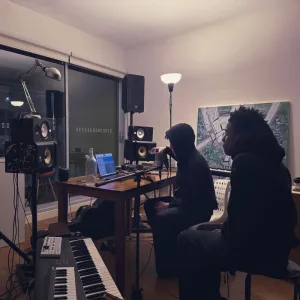 Leila (feat. Tishyst)