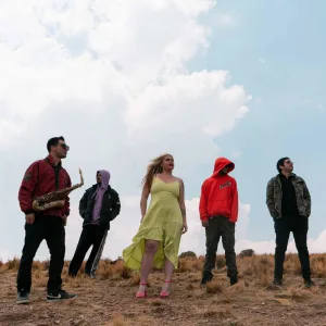 Can't Control It (feat. Emi Olazar, Lucero Sarambi, Starky Villagra, Diego García, Sir Waltah, Marcelo Ortigoza & Loopnatic) (Live