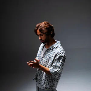 PAR LE PASSÉ